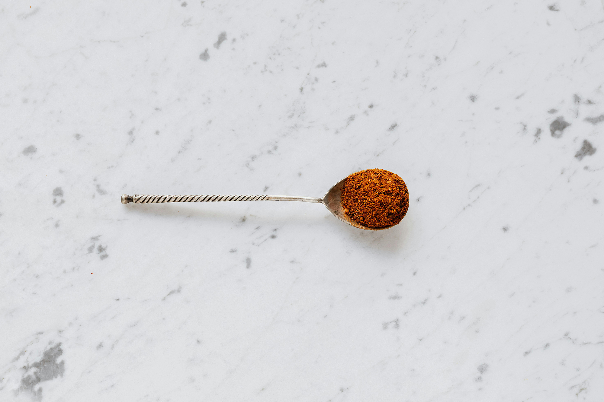 <strong>1️⃣ Balances Your Vaginal pH for Freshness & Comfort ⚖️</strong>